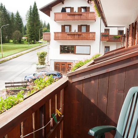 Garni Mariolina Bed & Breakfast Falcade Exterior photo
