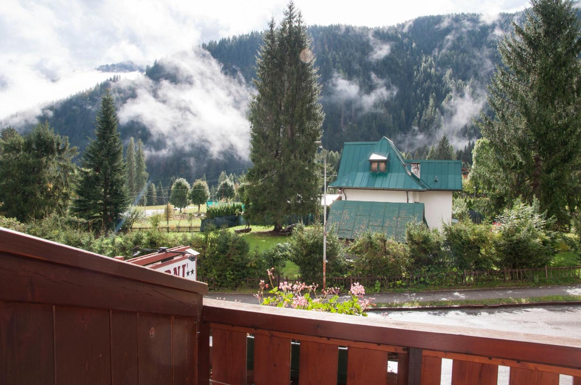 Garni Mariolina Bed & Breakfast Falcade Exterior photo